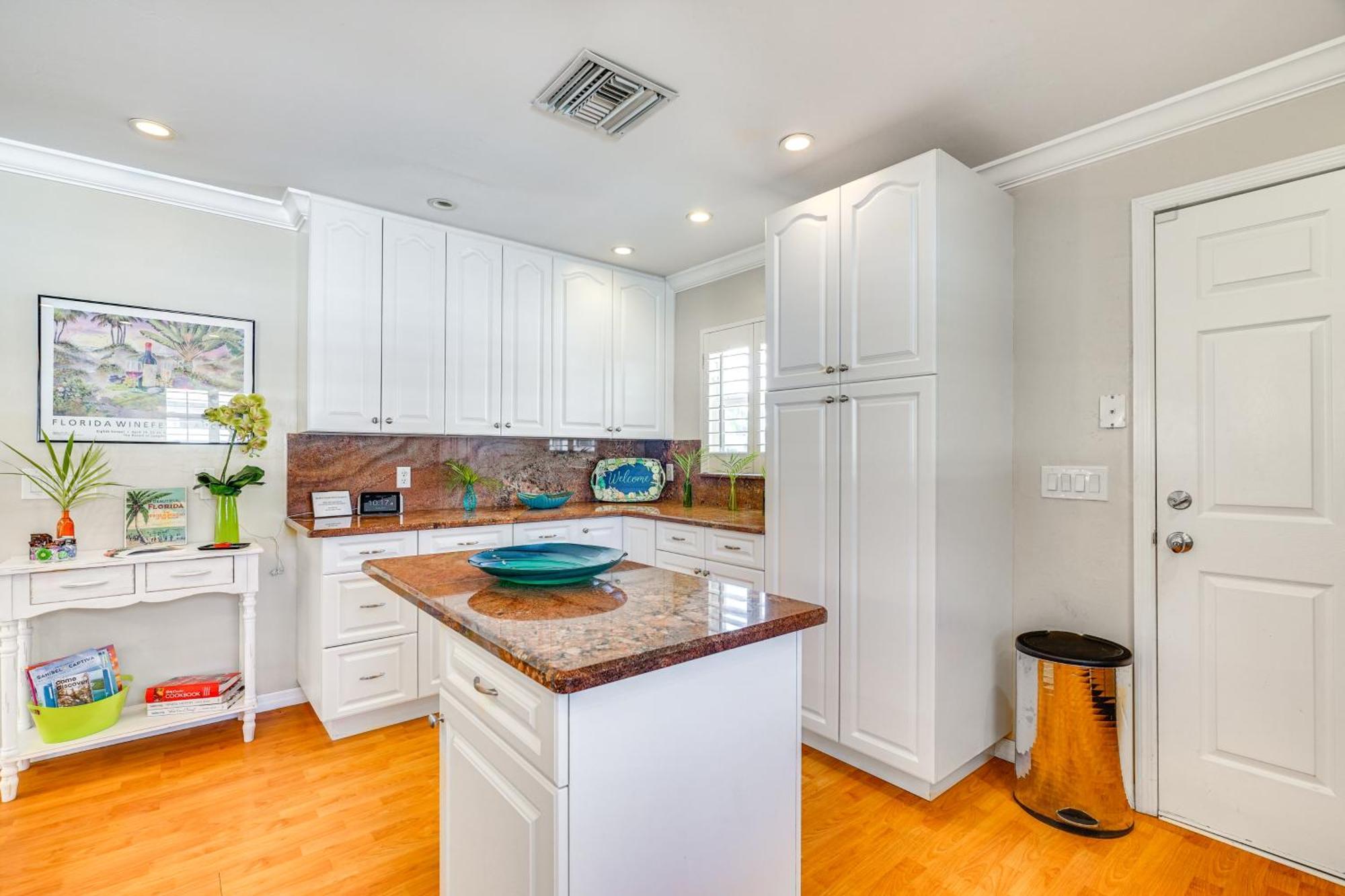Fort Myers Bungalow - 12 Miles To The Beach! 外观 照片